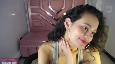 Snapshot of tyna_ch chatting on 02.06.25 TYNA online show from 02.06.25