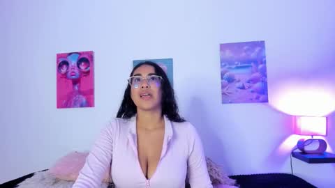 Snapshot of tyra_banksi chatting on 10.16.25 tyra online show from 10.16.25