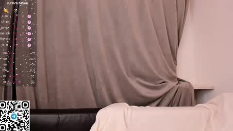 Christine 3 Next broadcast tomorrow at 2100 GMT 5 online show from 02.11.25