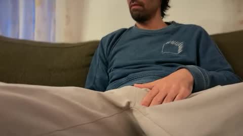 Snapshot of ubehalaya chatting on 11.25.25 Ross online show from 11.25.25