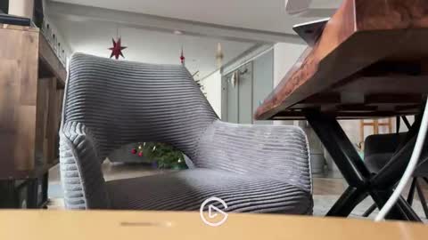 Snapshot of ueberdruck01 chatting on 12.15.25 ueberdruck01 online show from 12.15.25