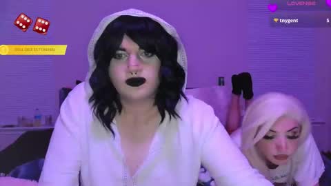 Snapshot of uhhh_lexi chatting on 12.14.25 Lexi online show from 12.14.25