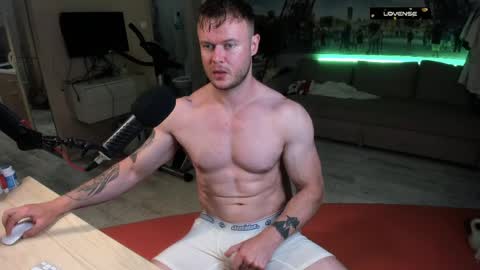 Snapshot of ukgymboy chatting on 05.31.26 James Iron online show from 05.31.26