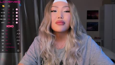 Snapshot of uko_sa chatting on 12.17.24 uko sa online show from 12.17.24