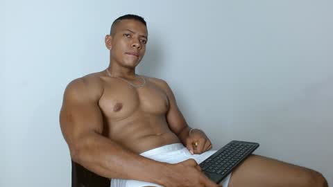 Snapshot of ulisess15 chatting on 12.31.24 Felipe model independent online show from 12.31.24