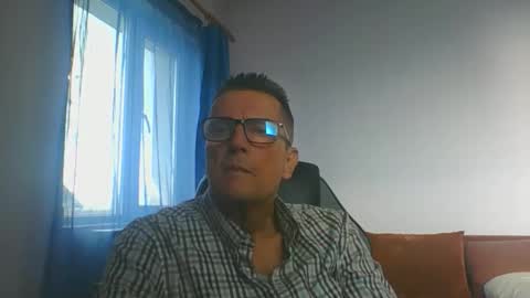 ulmeni4 online show from 11.04.25