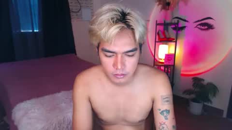 Snapshot of ultimatesexytrans chatting on 02.05.25 Alex online show from 02.05.25