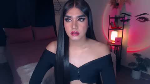 Snapshot of ultimatesexytrans chatting on 02.07.25 Alex online show from 02.07.25