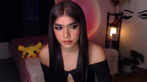 Snapshot of ultimatesexytrans chatting on 02.19.25 Alex online show from 02.19.25