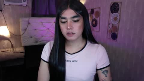 Snapshot of ultimatesexytrans chatting on 10.31.25 Alex online show from 10.31.25