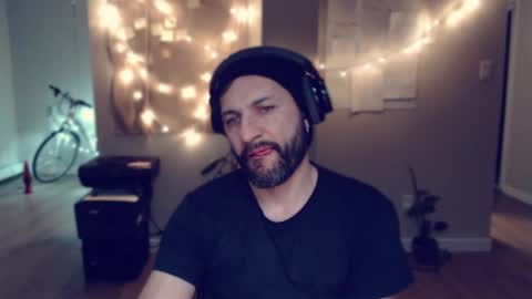 Snapshot of ultratoaster chatting on 12.10.24 ultratoaster online show from 12.10.24