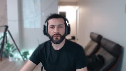 Snapshot of ultratoaster chatting on 01.05.25 ultratoaster online show from 01.05.25