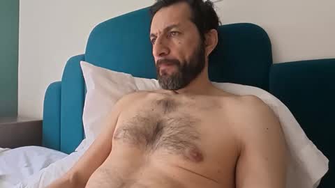 Snapshot of ultratoaster chatting on 12.04.25 ultratoaster online show from 12.04.25