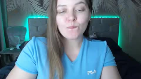 Snapshot of ulystar chatting on 01.05.25 Ulyana online show from 01.05.25