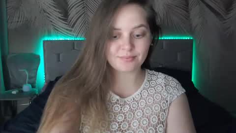 Snapshot of ulystar chatting on 01.05.25 Ulyana online show from 01.05.25