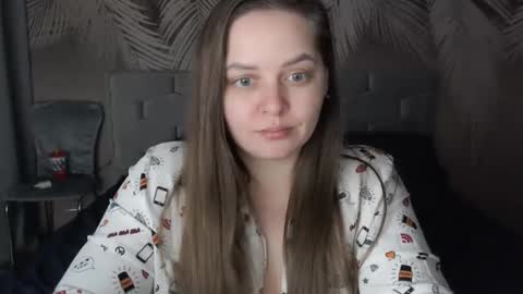 Snapshot of ulystar chatting on 01.06.25 Ulyana online show from 01.06.25