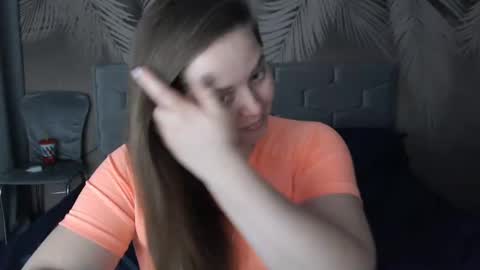 Snapshot of ulystar chatting on 01.06.25 Ulyana online show from 01.06.25