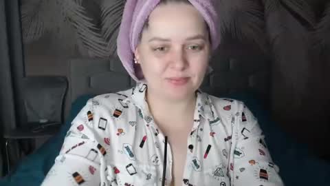 Snapshot of ulystar chatting on 01.27.25 Ulyana online show from 01.27.25