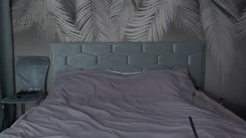 Snapshot of ulystar chatting on 02.04.25 Ulyana online show from 02.04.25