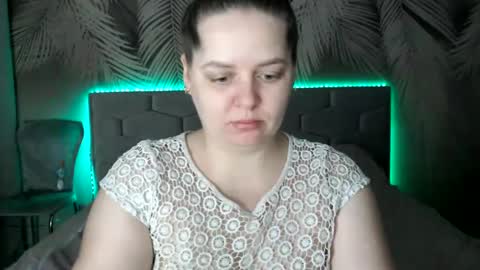 Snapshot of ulystar chatting on 02.05.25 Ulyana online show from 02.05.25