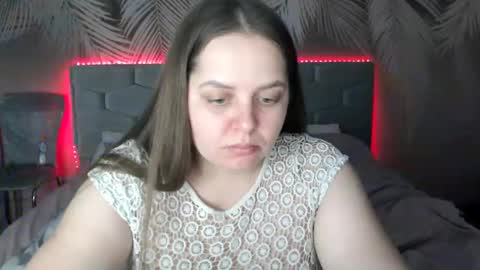 Snapshot of ulystar chatting on 02.05.25 Ulyana online show from 02.05.25