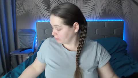 Snapshot of ulystar chatting on 02.16.25 Ulyana online show from 02.16.25