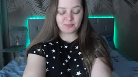 Snapshot of ulystar chatting on 02.19.25 Ulyana online show from 02.19.25