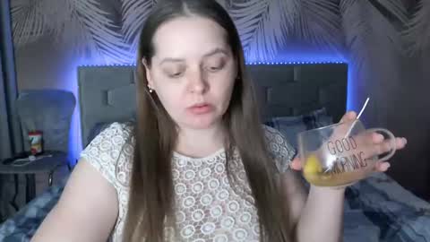 Snapshot of ulystar chatting on 03.04.25 Ulyana online show from 03.04.25