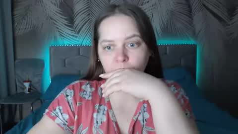 Snapshot of ulystar chatting on 03.11.25 Ulyana online show from 03.11.25