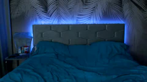 Snapshot of ulystar chatting on 03.12.25 Ulyana online show from 03.12.25