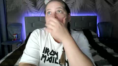 Snapshot of ulystar chatting on 09.12.25 Ulyana online show from 09.12.25