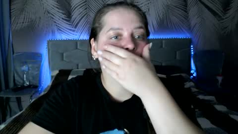 Snapshot of ulystar chatting on 09.16.25 Ulyana online show from 09.16.25