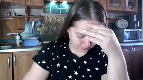 Snapshot of ulystar chatting on 09.27.25 Ulyana online show from 09.27.25