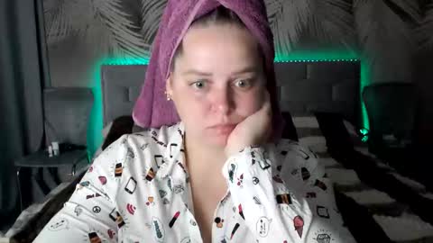 Snapshot of ulystar chatting on 10.07.25 Ulyana online show from 10.07.25