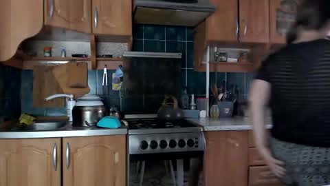 Snapshot of ulystar chatting on 10.26.25 Ulyana online show from 10.26.25