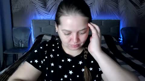 Snapshot of ulystar chatting on 10.27.25 Ulyana online show from 10.27.25