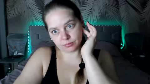 Snapshot of ulystar chatting on 10.31.25 Ulyana online show from 10.31.25