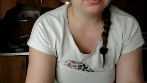 Snapshot of ulystar chatting on 11.16.25 Ulyana online show from 11.16.25