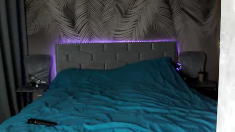 Snapshot of ulystar chatting on 11.26.25 Ulyana online show from 11.26.25