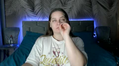 Snapshot of ulystar chatting on 11.28.25 Ulyana online show from 11.28.25