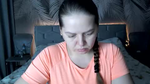 Snapshot of ulystar chatting on 12.01.25 Ulyana online show from 12.01.25