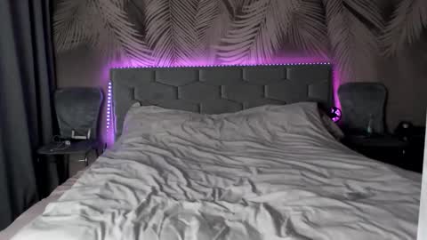 Snapshot of ulystar chatting on 12.14.25 Ulyana online show from 12.14.25