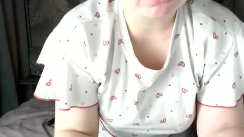 Snapshot of ulystar chatting on 12.15.25 Ulyana online show from 12.15.25