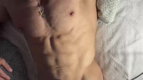 Snapshot of um_cammusc chatting on 04.08.26 Um CM online show from 04.08.26