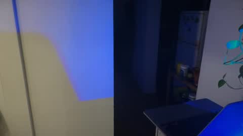 Um CM online show from 07.26.26