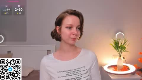 Snapshot of umbravelour chatting on 12.13.25 Kira online show from 12.13.25