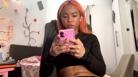 Snapshot of umdonut chatting on 11.03.25 umdonut online show from 11.03.25