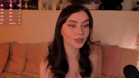 Una  online show from 04.23.26