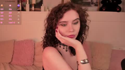 Una  online show from 06.12.26
