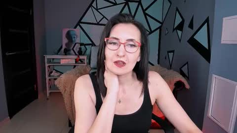 Snapshot of unatera chatting on 01.11.26 UnaTera online show from 01.11.26